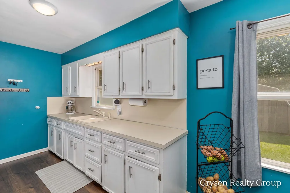 2141 Avon Avenue SW Wyoming, MI 49519