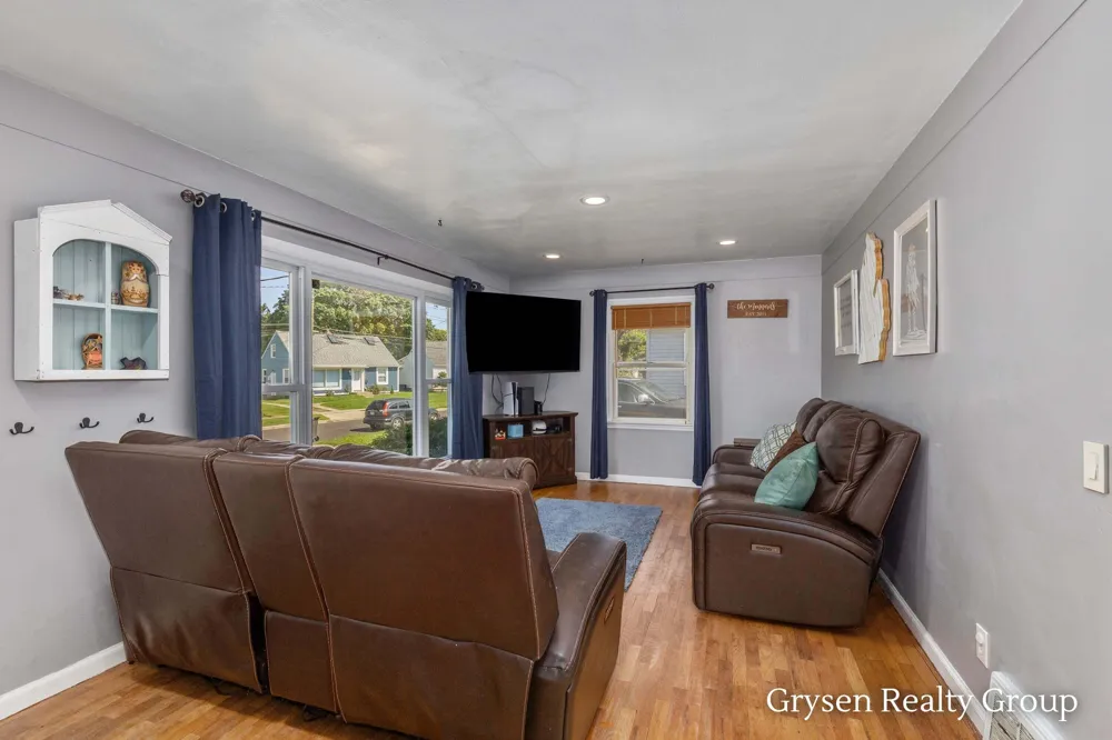 2141 Avon Avenue SW Wyoming, MI 49519