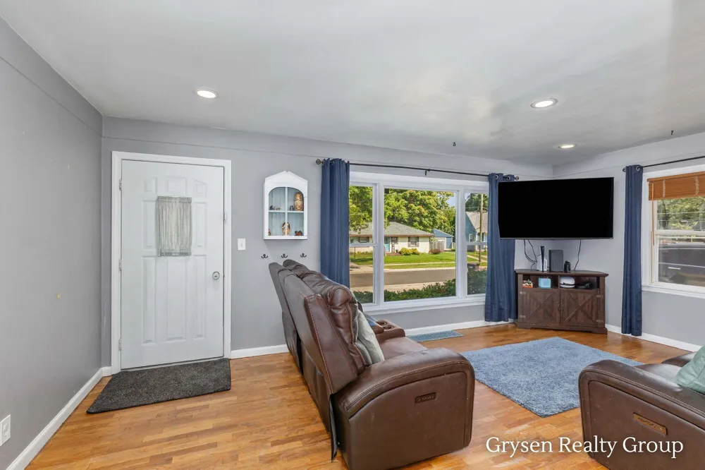 2141 Avon Avenue SW Wyoming, MI 49519