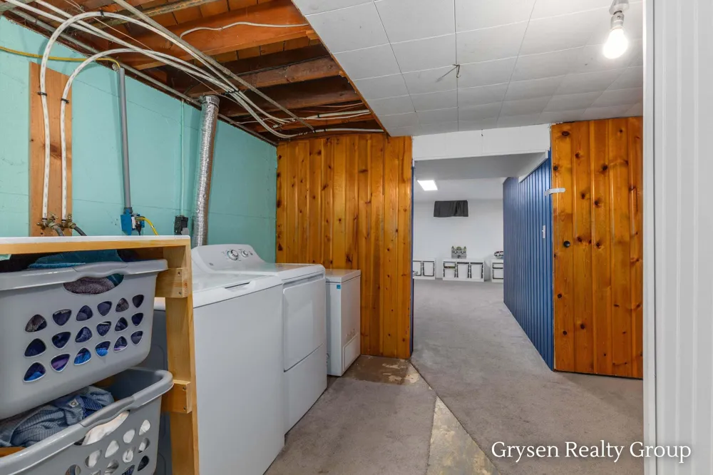 2141 Avon Avenue SW Wyoming, MI 49519