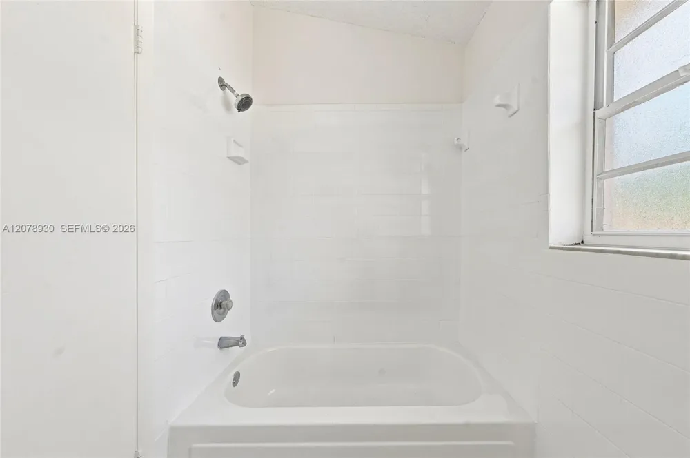 402 NW 44th Ave #1 Miami, FL 33126