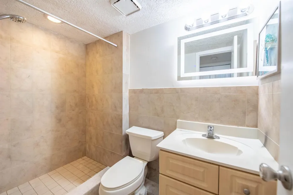 6995 NW 186th Street #E508 Hialeah, FL 33015