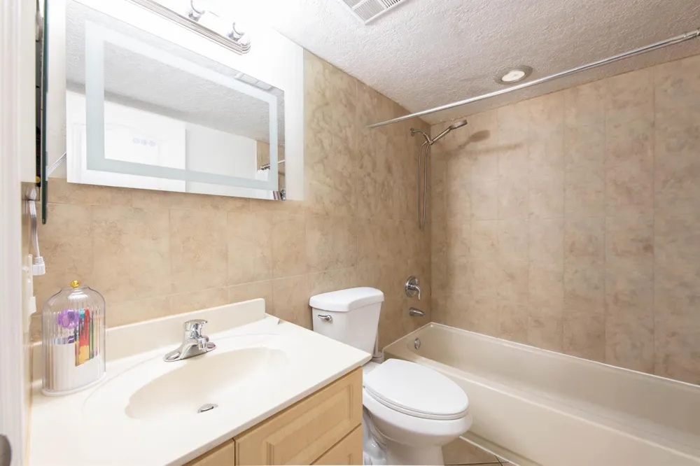 6995 NW 186th Street #E508 Hialeah, FL 33015