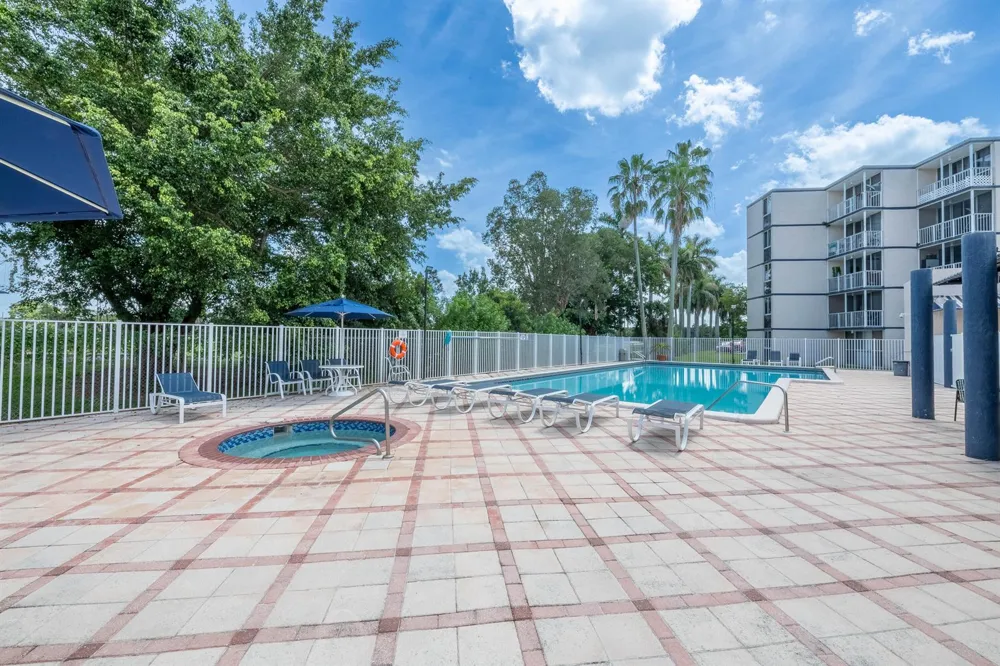 6995 NW 186th Street #E508 Hialeah, FL 33015