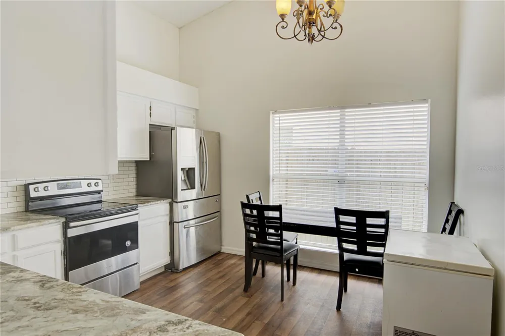 538 QUEENSBRIDGE DRIVE Lake Mary, FL 32746