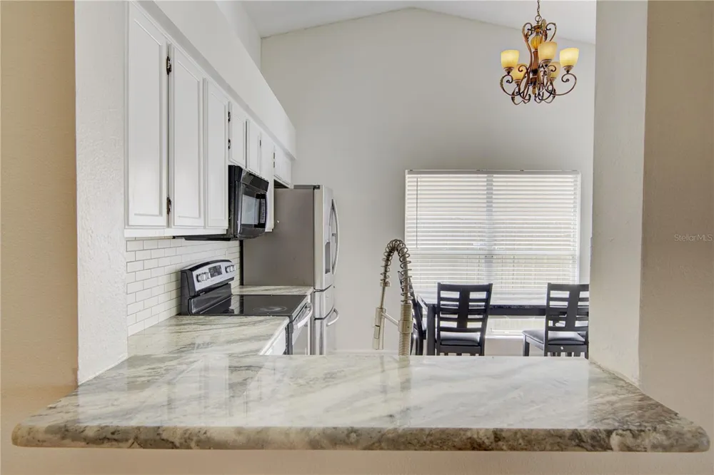 538 QUEENSBRIDGE DRIVE Lake Mary, FL 32746