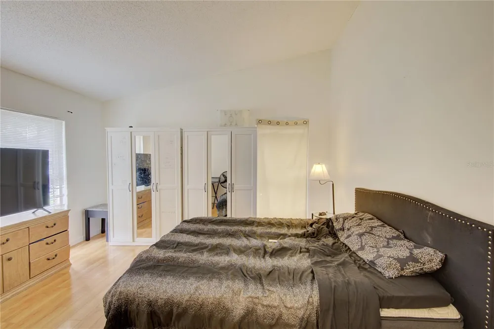 538 QUEENSBRIDGE DRIVE Lake Mary, FL 32746