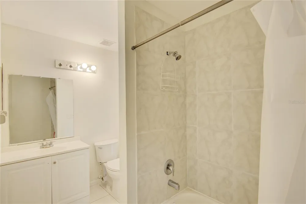 538 QUEENSBRIDGE DRIVE Lake Mary, FL 32746
