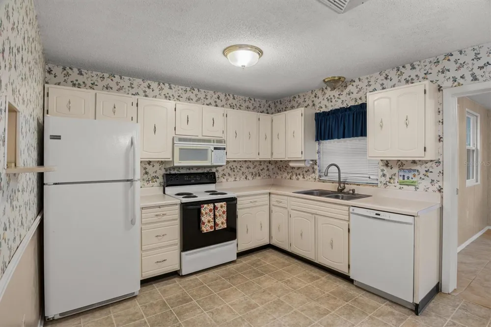 515 7TH STREET Lake Wales, FL 33853