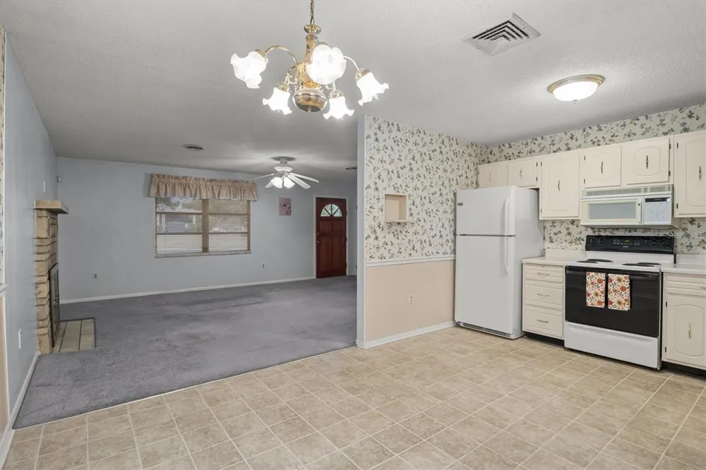 515 7TH STREET Lake Wales, FL 33853