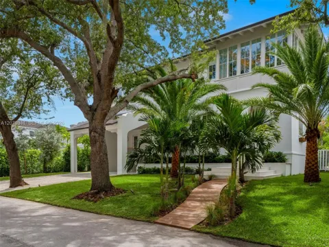 544 Warren Ln