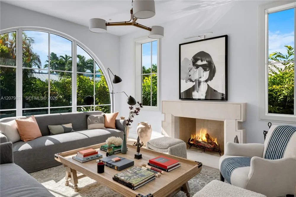544 Warren Ln Key Biscayne, FL 33149
