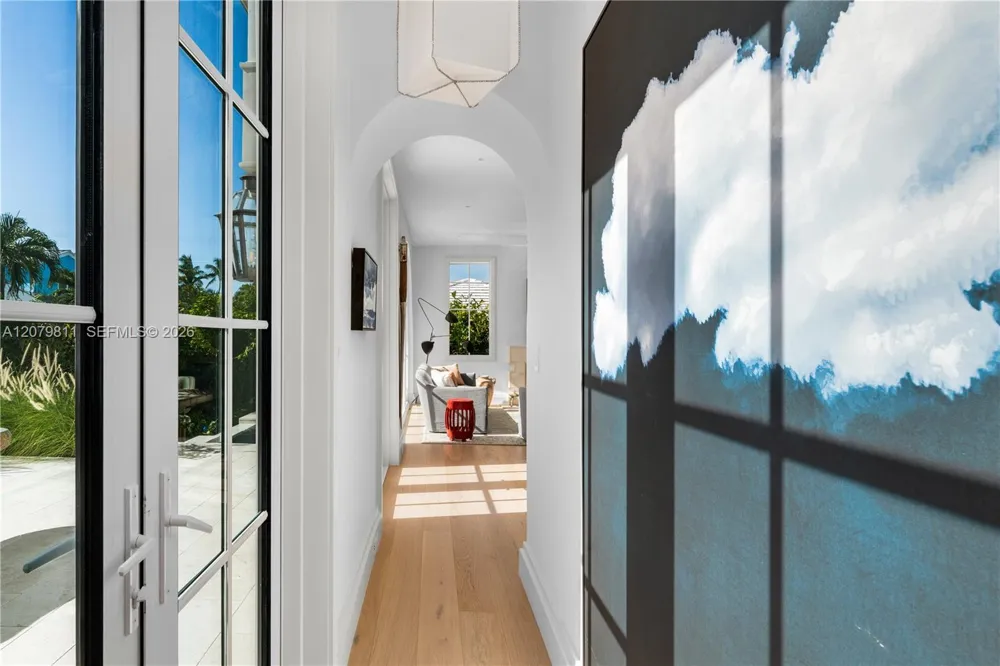 544 Warren Ln Key Biscayne, FL 33149