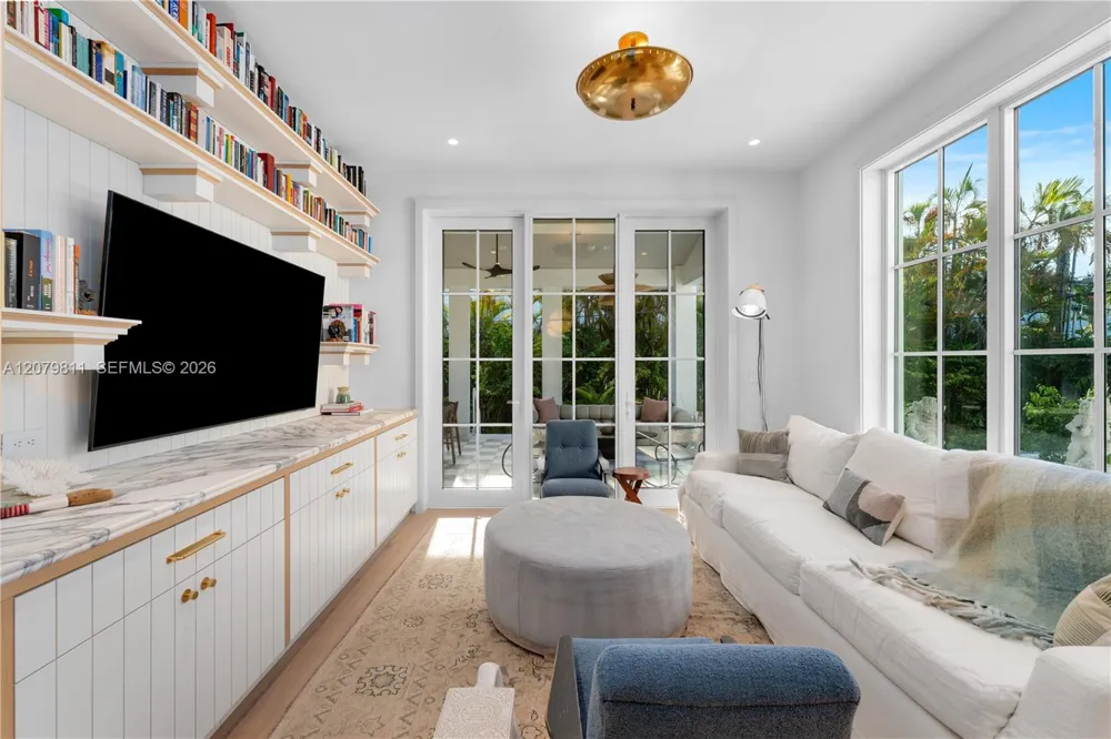 544 Warren Ln Key Biscayne, FL 33149