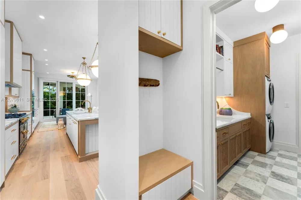 544 Warren Ln Key Biscayne, FL 33149