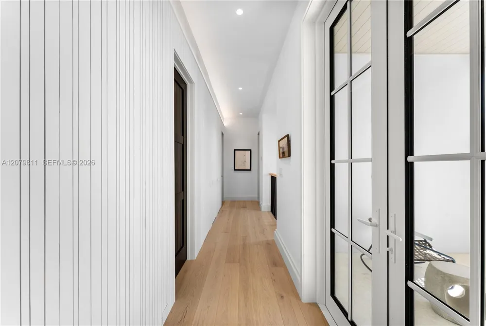 544 Warren Ln Key Biscayne, FL 33149