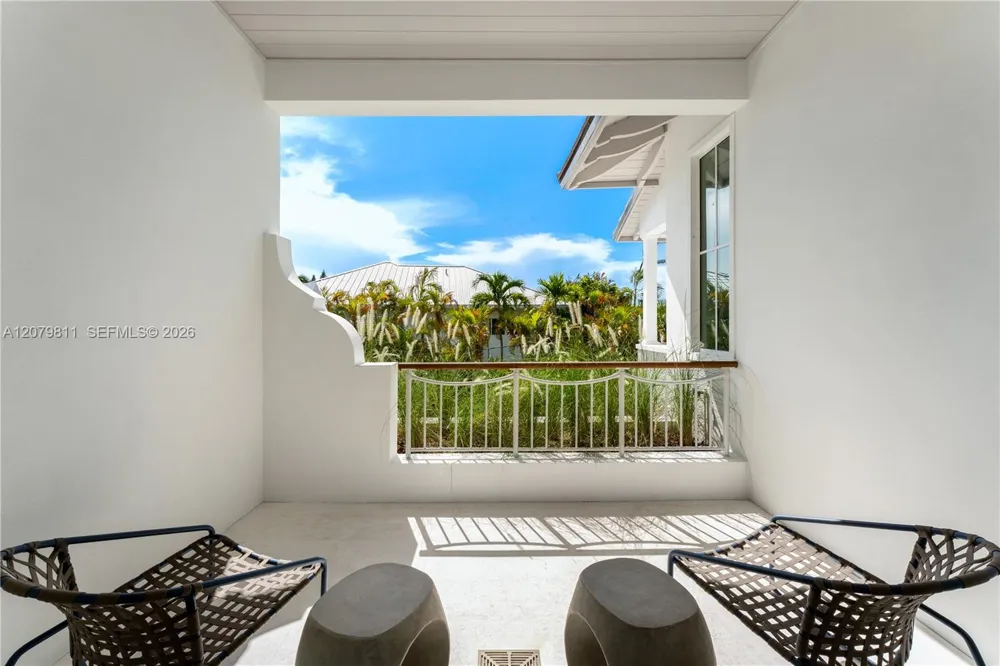 544 Warren Ln Key Biscayne, FL 33149