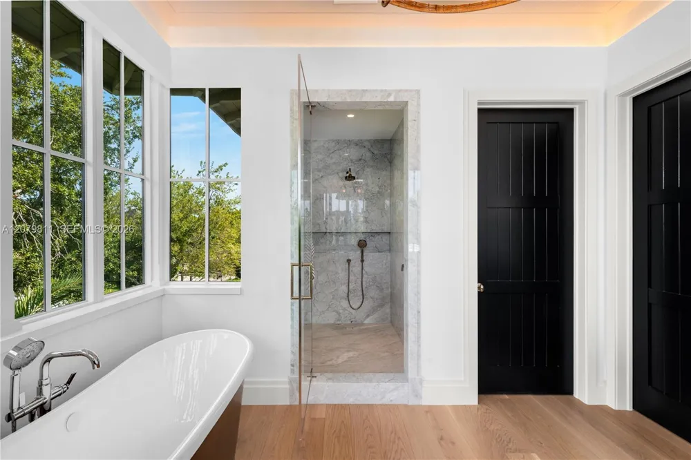 544 Warren Ln Key Biscayne, FL 33149