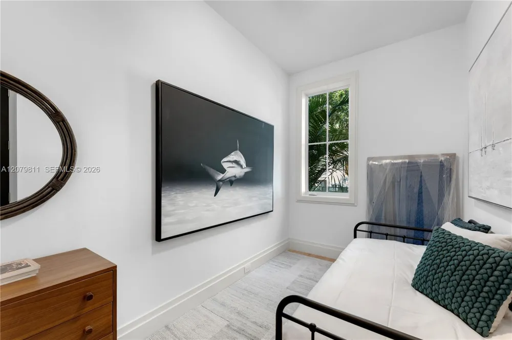 544 Warren Ln Key Biscayne, FL 33149