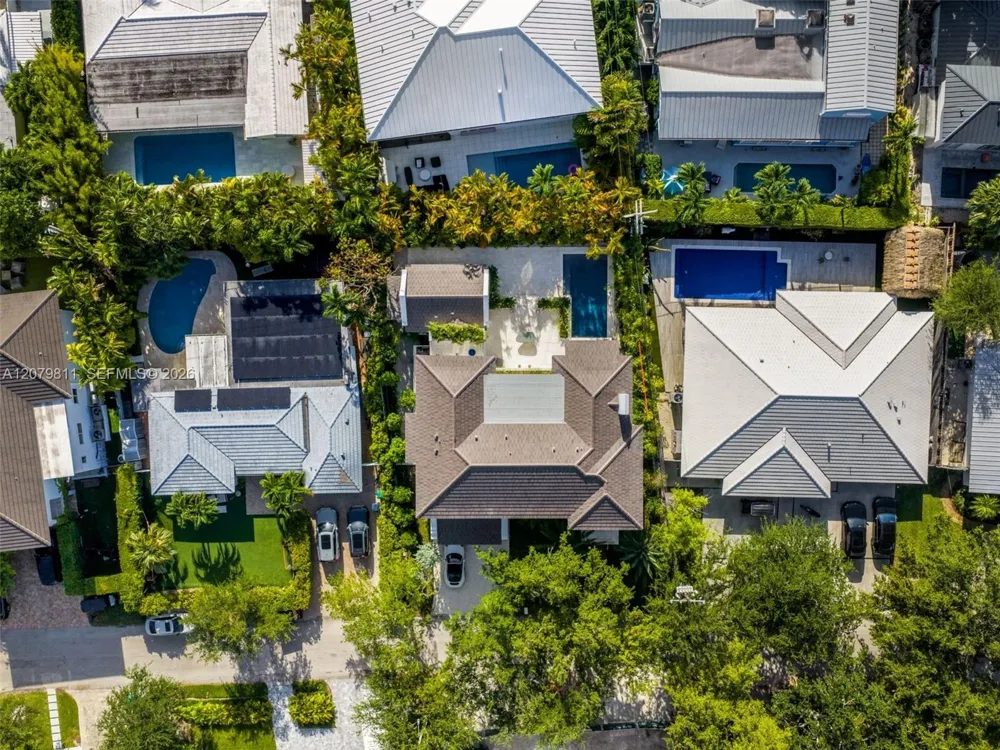 544 Warren Ln Key Biscayne, FL 33149