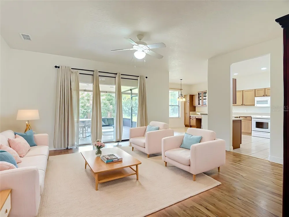 313 MOORPARK WAY Poinciana, FL 34759