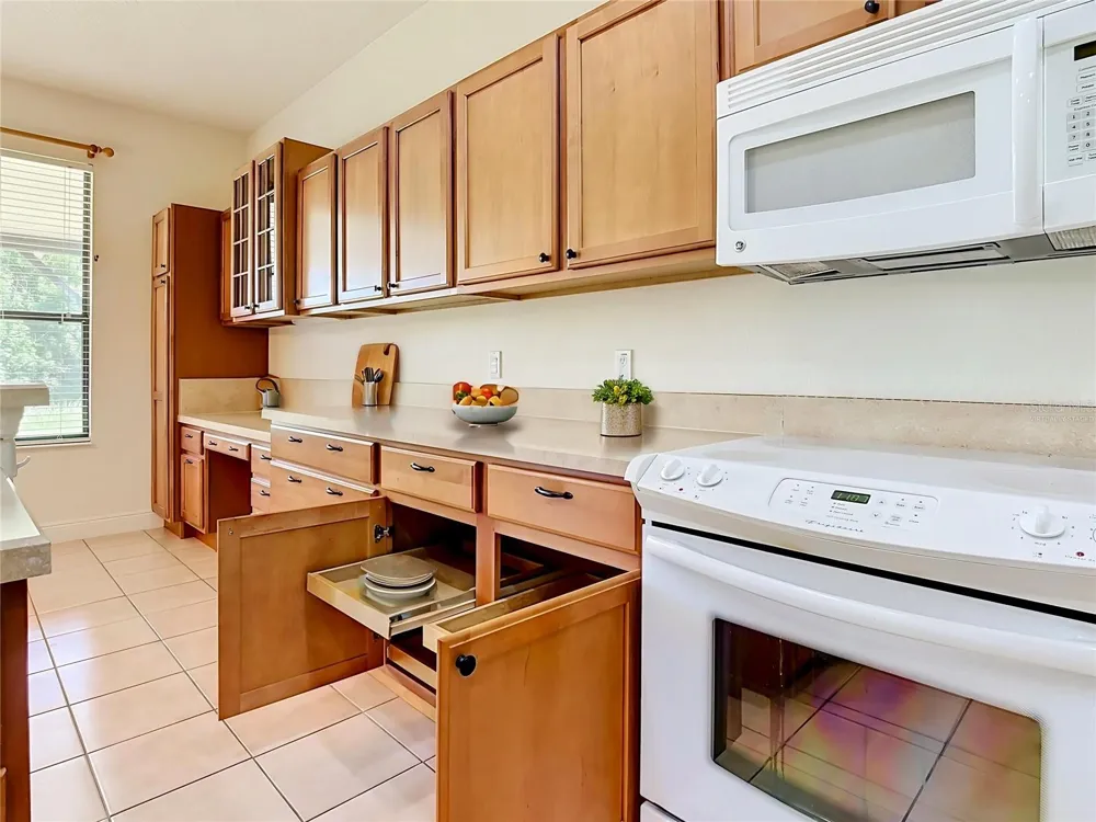 313 MOORPARK WAY Poinciana, FL 34759