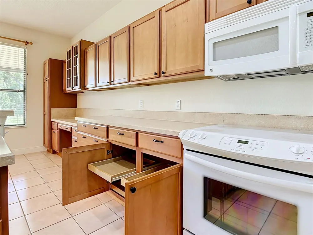 313 MOORPARK WAY Poinciana, FL 34759