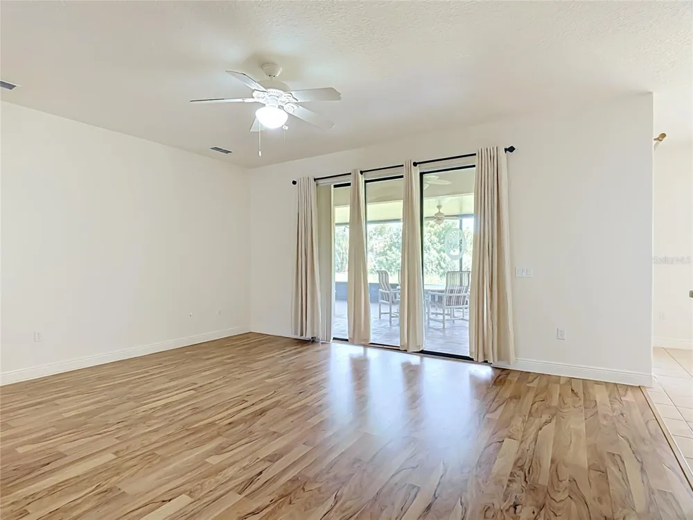 313 MOORPARK WAY Poinciana, FL 34759