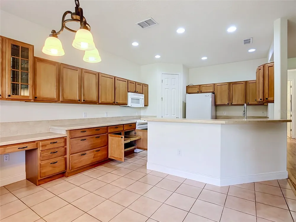 313 MOORPARK WAY Poinciana, FL 34759