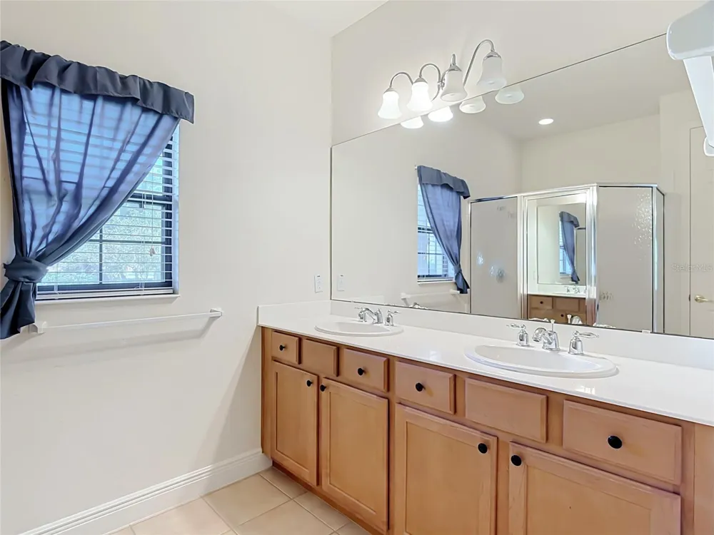 313 MOORPARK WAY Poinciana, FL 34759