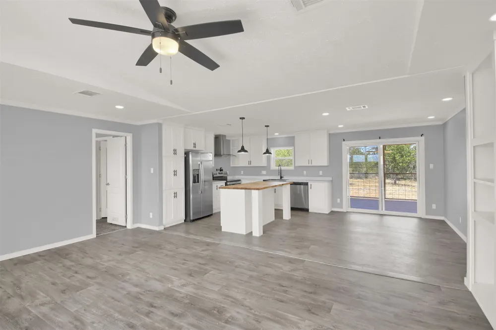 27 County Road 483 Taylor, TX 76574