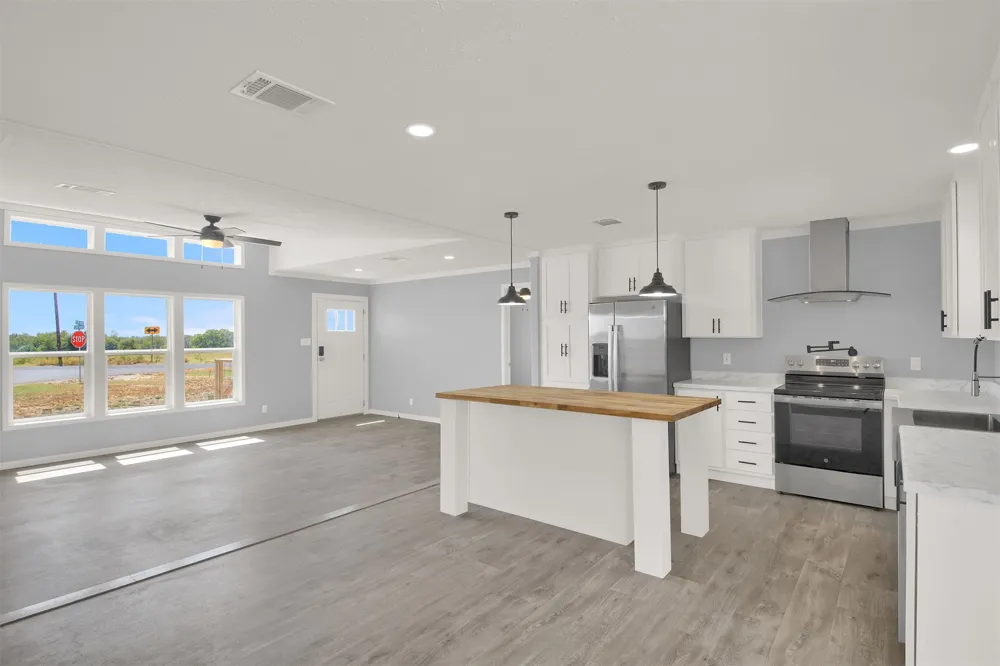 27 County Road 483 Taylor, TX 76574