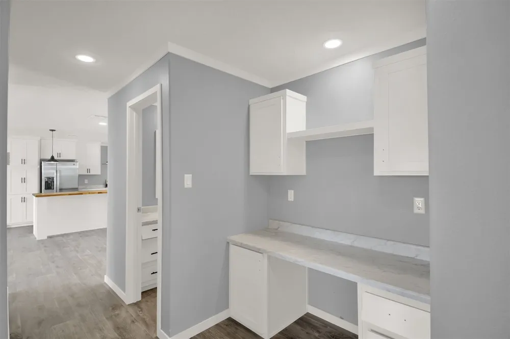 27 County Road 483 Taylor, TX 76574