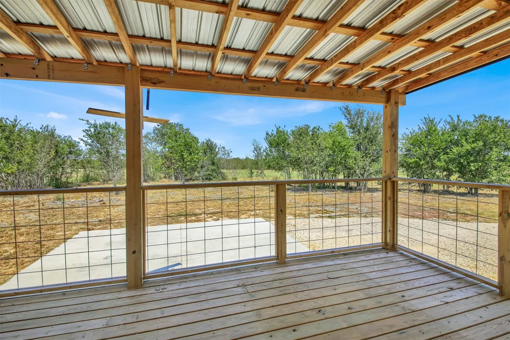 27 County Road 483 Taylor, TX 76574