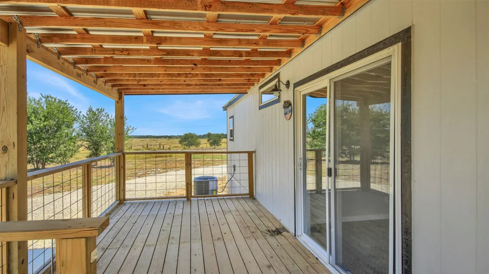 27 County Road 483 Taylor, TX 76574