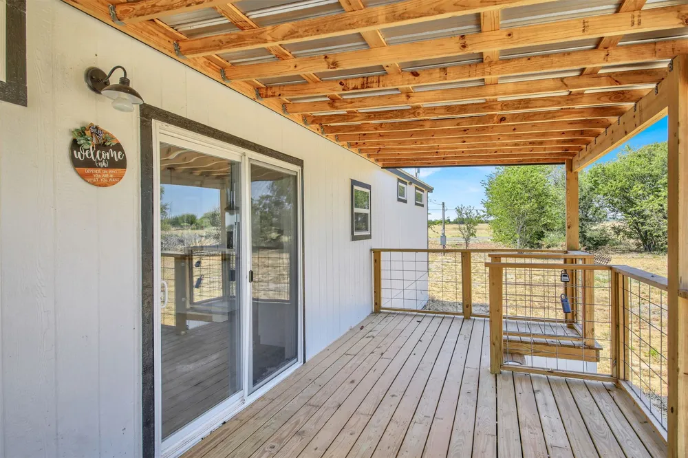 27 County Road 483 Taylor, TX 76574