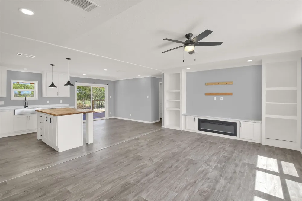 27 County Road 483 Taylor, TX 76574