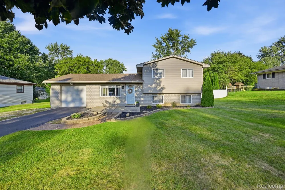 5382 Winell Street Independence Charter Township, MI 48346