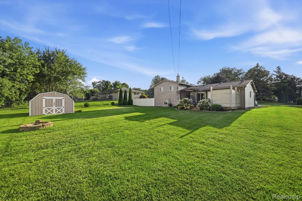 5382 Winell Street Independence Charter Township, MI 48346