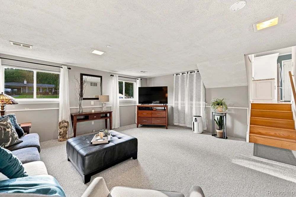 5382 Winell Street Independence Charter Township, MI 48346