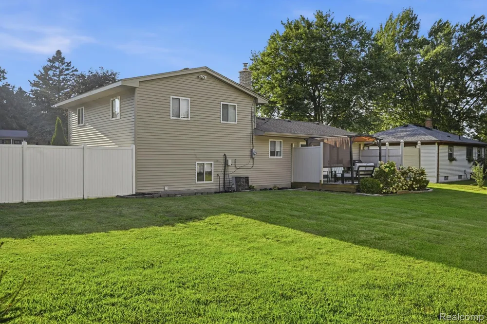 5382 Winell Street Independence Charter Township, MI 48346