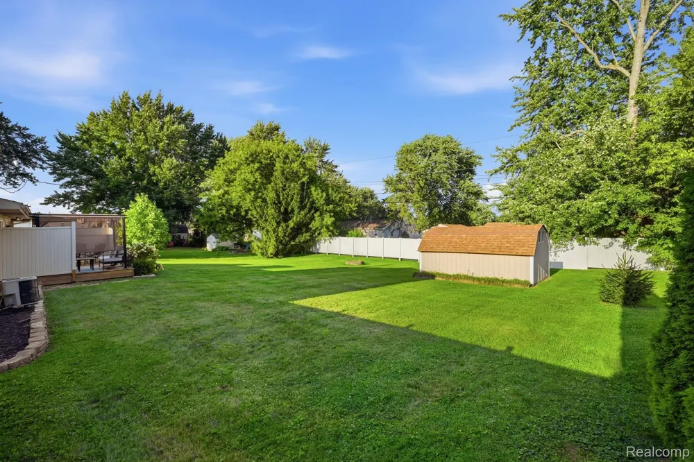 5382 Winell Street Independence Charter Township, MI 48346