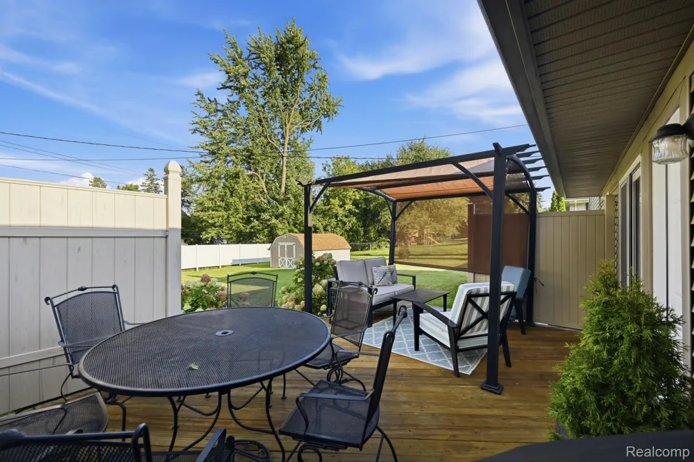 5382 Winell Street Independence Charter Township, MI 48346