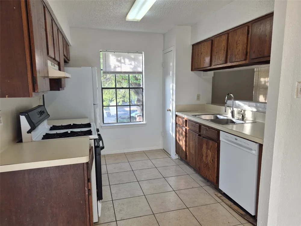 11510 Walnut Ridge Drive #B Austin, TX 78753