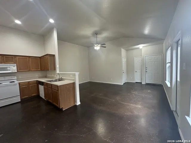 5731 GOLF HTS San Antonio, TX 78244