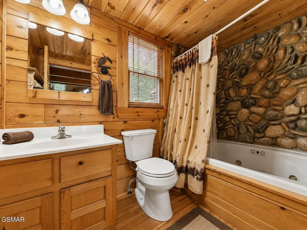 2509 Piney Drive Sevierville, TN 37876