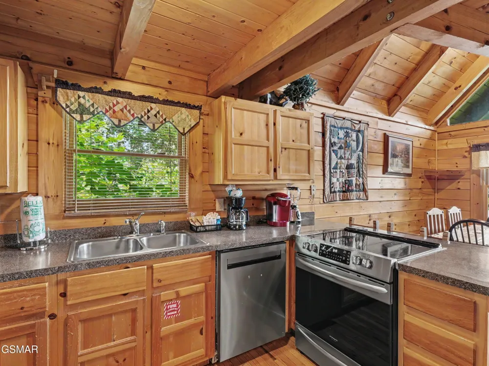 2509 Piney Drive Sevierville, TN 37876