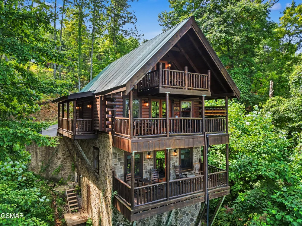 2509 Piney Drive Sevierville, TN 37876