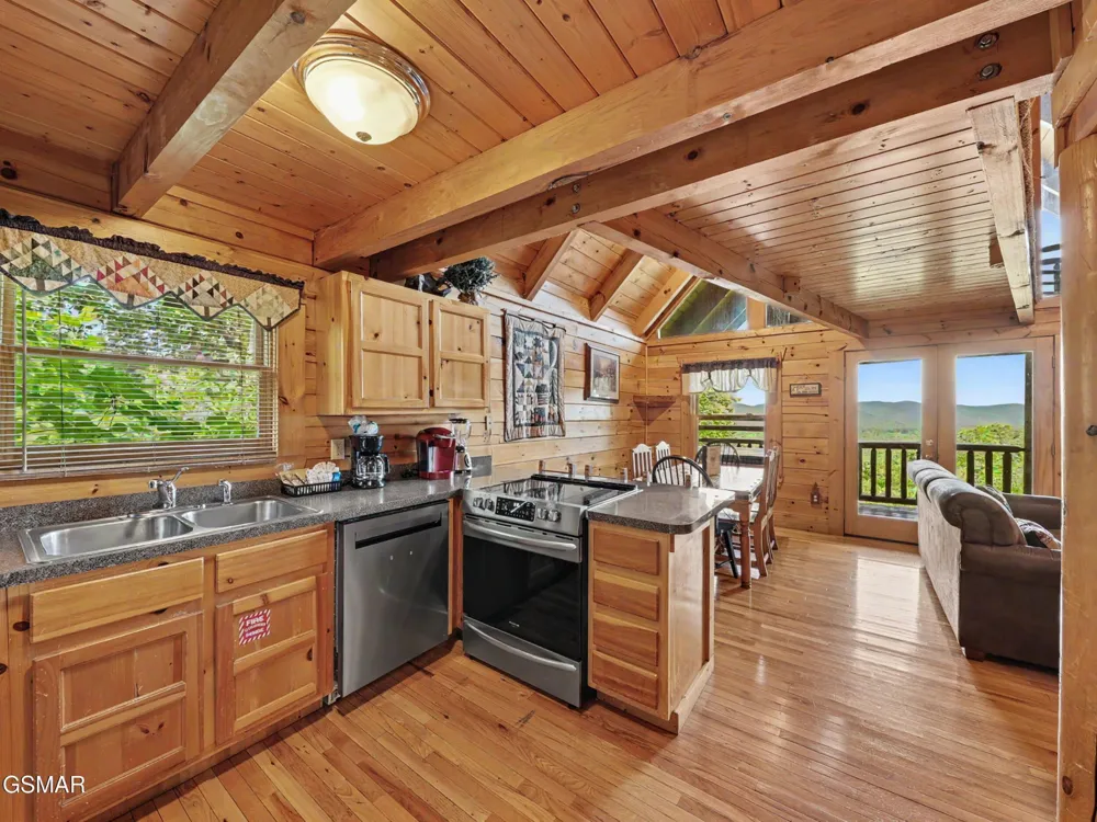2509 Piney Drive Sevierville, TN 37876