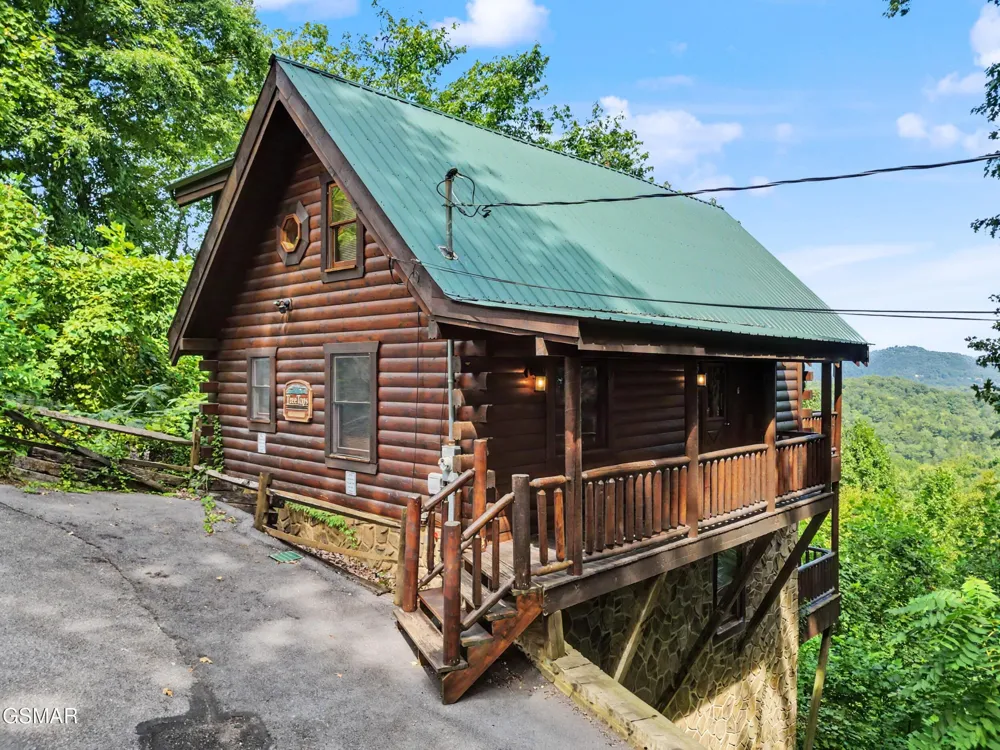 2509 Piney Drive Sevierville, TN 37876